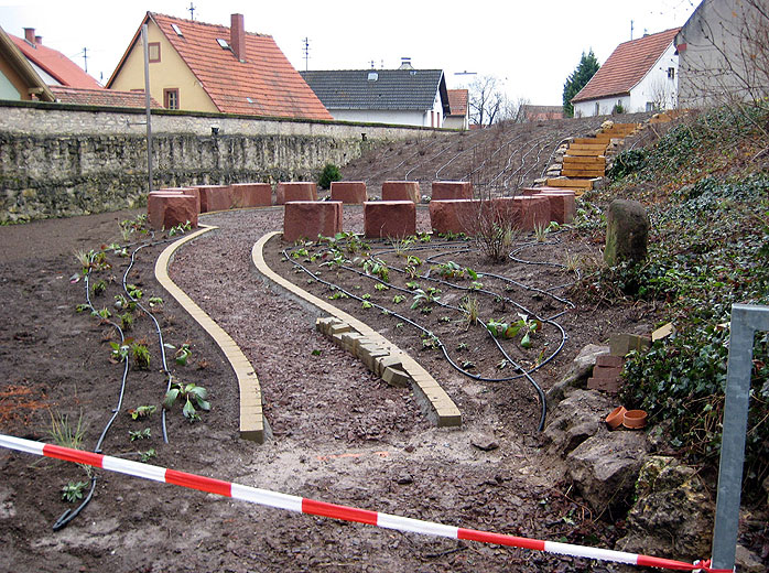 Erneuerung der Außenanlagen an der Ev. Kirche in Monsheim