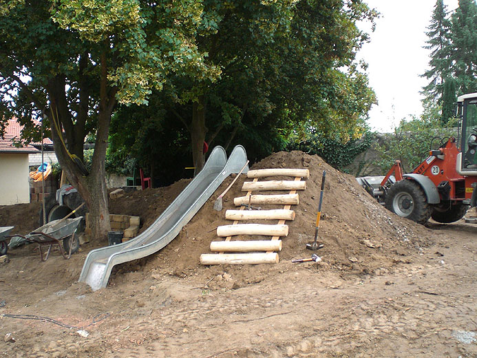 Naturnahe Umgestaltung der Außenanlagen an der Kindertagesstätte „Kunterbunt“ der Ev. Kirche in Bornheim bei Alzey